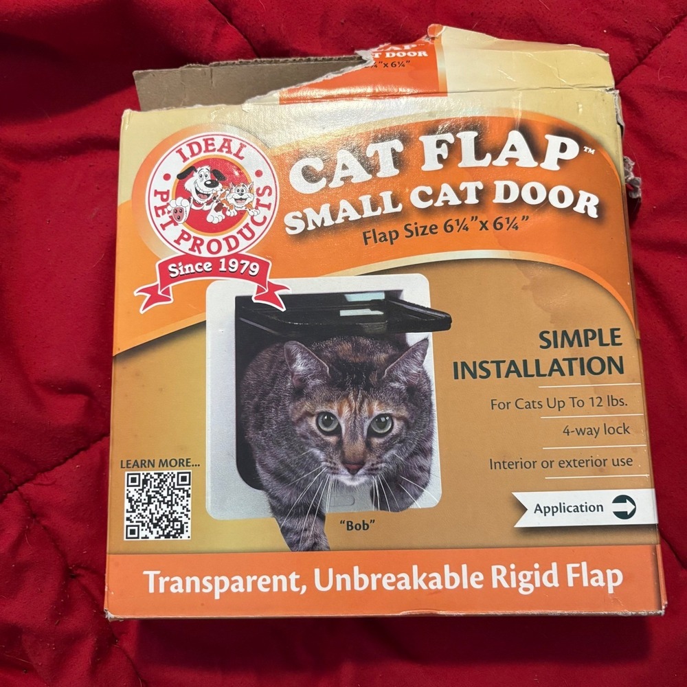 Ideal Pet Products Cat Flap Small Cat Door 4-Way Lock White 6.25in Flap Size